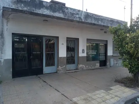 SE VENDE CASA CON LOCAL   AYACUCHO