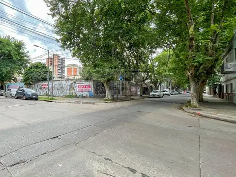 Pueyrredon al 3900 esquina Caseros