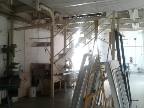 Padre Luis Monti 2400