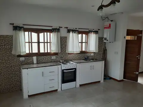 Casa 3 amb, con garage y parque - Angelelli y 11 de Septiembre