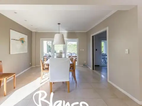 Casa 6 ambientes con 3 baños