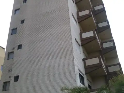 VENDO CON VISTA AL MAR DEPTO. 2 AMB. BALCÓN ESP. / AUTO: V3798