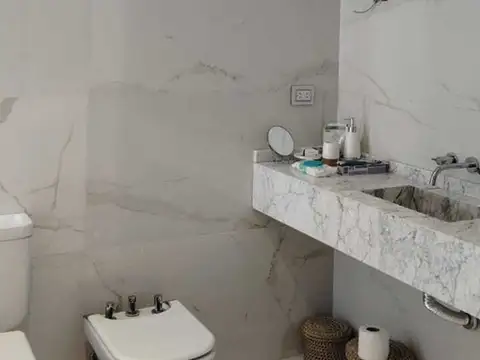 Casa 5 ambientes con 5 baños