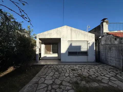 VENTA CASA EN BERNAL OESTE
