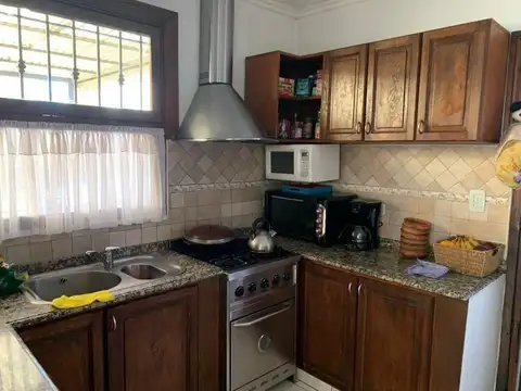 Casa en Venta con 3 cocheras