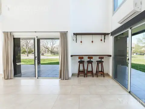 Casa en Alquiler de 3 dormitorios