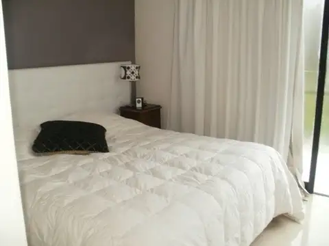 Casa en Alquiler Temporal con 1 cochera