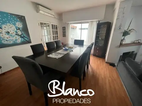 Casa 5 ambientes con 3 baños