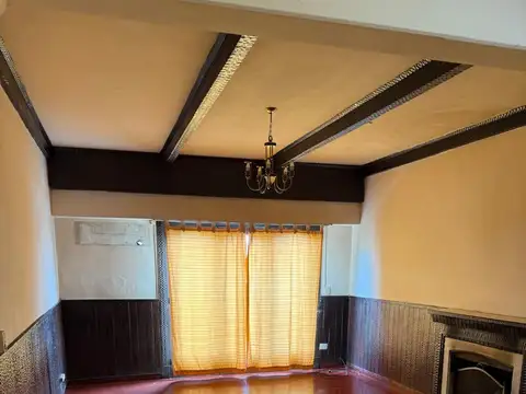 Avenida Eva Perón 2000, Piso 2