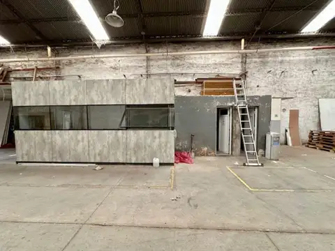 Galpon en Venta 8  mts Frente