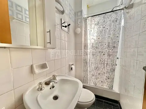 Departamento de un ambiente frente al mar