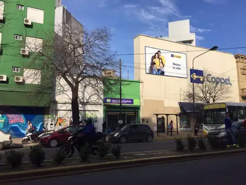 LOCALES - A LA CALLE - LA PLATA, GRAN BS. AS. SUR