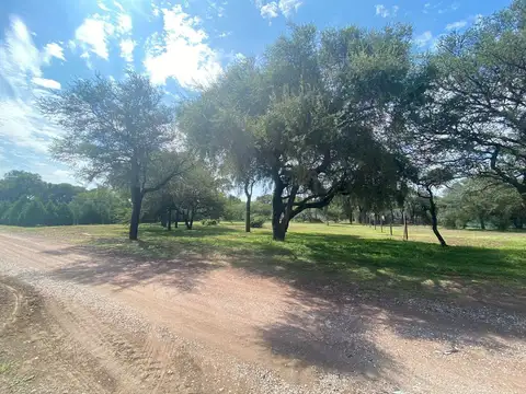 SE VENDE LOTE EN CAUSANA BARRIO CERRADO