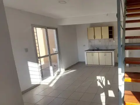 Casa en Alquiler en General Fernandez Oro, $ 850.000