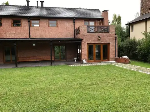 Casa en Venta de 4 dormitorios