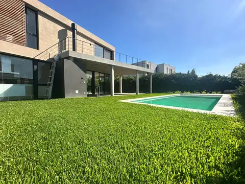 Casa en venta 5 ambientes, Ayres Plaza,  Pilar