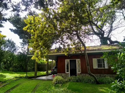 Casa cerca de la playa. Sobre lote multifamiliar, hotelero y comercial