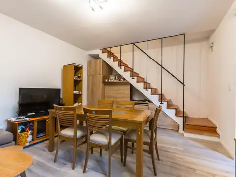 Depto Tipo Casa en Venta de 4 ambientes