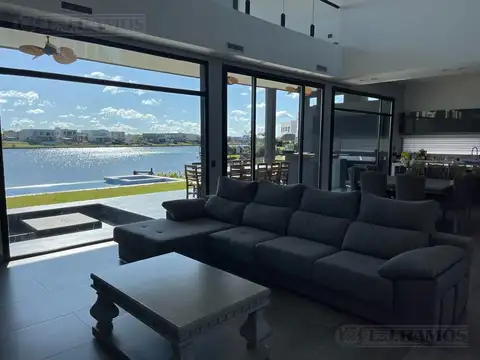 Casa en Vistas - Puertos - Escobar