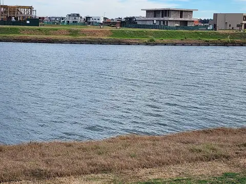 A Laguna - Barrio Costas, Puertos