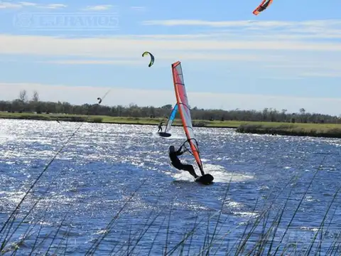 A Laguna - Barrio Costas, Puertos