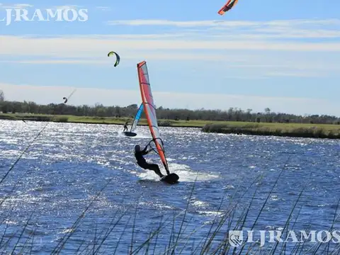 A Laguna - Barrio Costas, Puertos