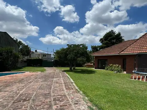 Casa en Venta en Don Torcuato, USD 320.000