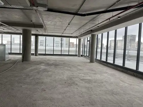 Oficina en Venta con 14 cocheras