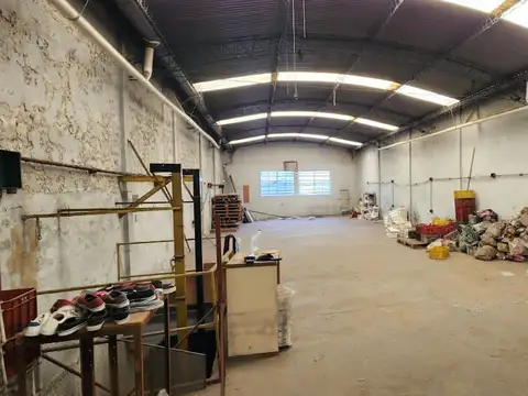 Galpón Industrial en 2 Plantas 686 m² s/ lote de 401 m² - Ciudadela