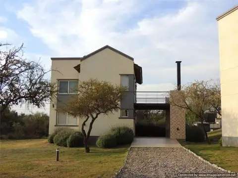 Casa en Venta con 4 cocheras