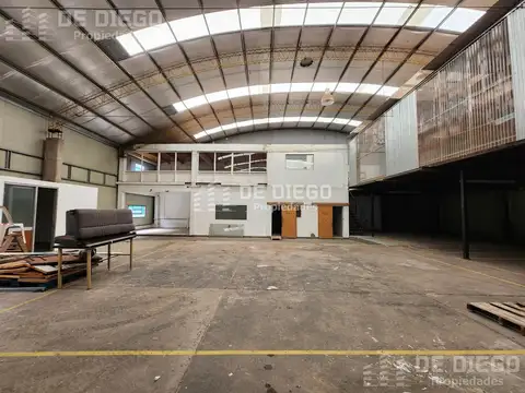 Galpon en Alquiler 25  mts Frente