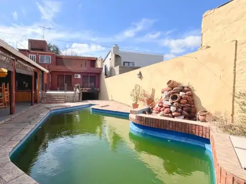 Venta Chalet 4 Amb. Jardín, pileta,Villa Ballester