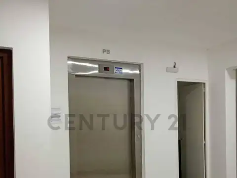 38 entre 20 y 21 1200, Piso 2