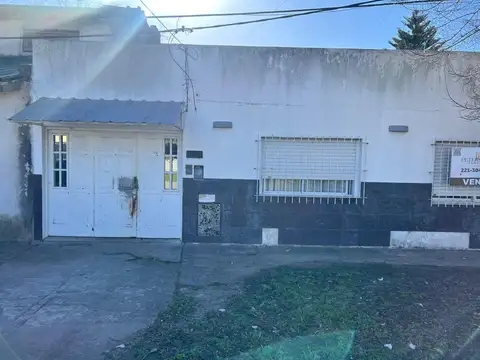Casa en La Plata de dos habitaciones