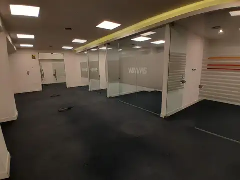 Oficina en Alquiler con 1 cochera