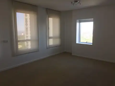 Martha Salotti 500, Piso 32