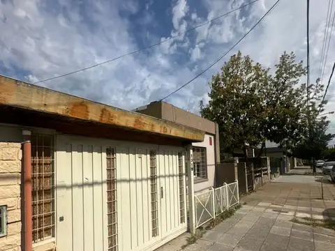 VENTA DE PH INDEPENDIENTE EN RAMOS MEJIA 4 AMBIENTES CON COCHERA