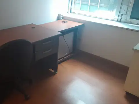 Oficina 5 ambientes con 1 baño
