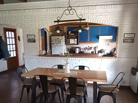 Casa en Venta con 3 cocheras