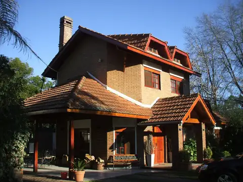 PILAR - EXCELENTE PROPIEDAD CON PARQUE Y PILETA DE NATACION - MUY BUENA UBICACION - ZONA AUSTRAL -