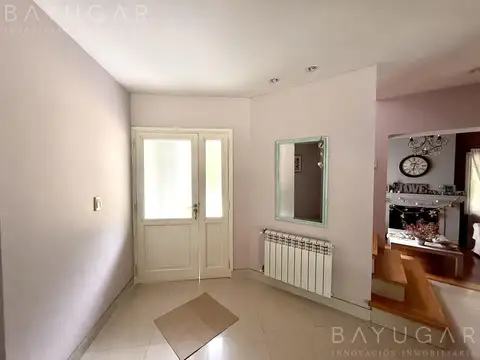 Casa en Venta con 4 cocheras