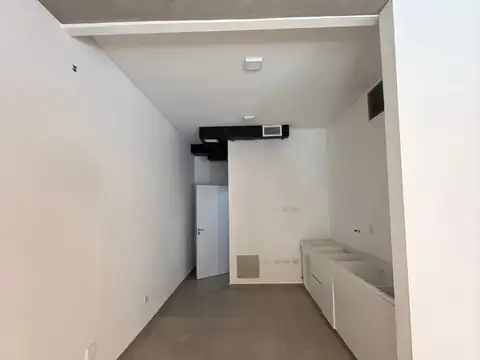 Local en Venta Via Púb.