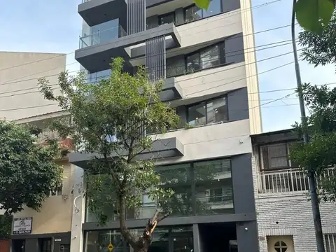 VILLA LURO.R. FALCON 6000.  LOCAL con ENTREPISO  de 132,38 Mts TOTALES