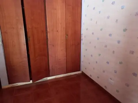 Casa en Alquiler con 2 cocheras