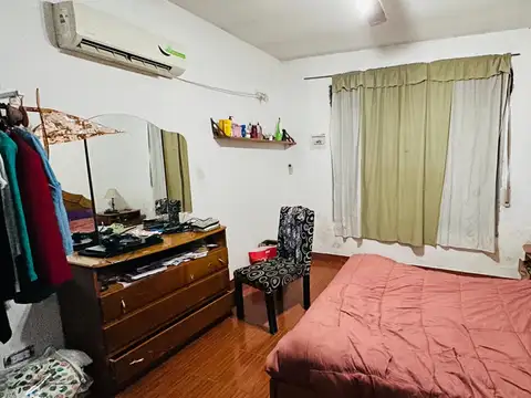 En venta Casa 5 ambientes con galeria y parque. Sobre Congreso a mts de Ugarteche, Jose C. Paz. Financia