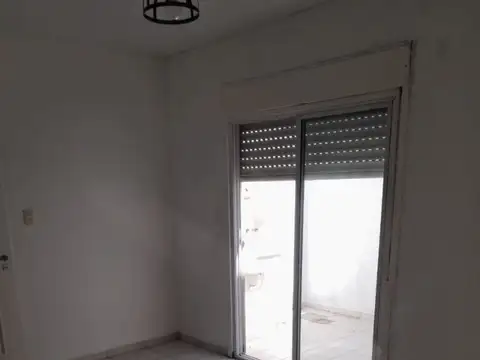 Depto Tipo Casa en Venta en Villa del Parque, USD 60.000