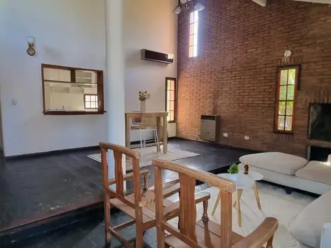 Casa en Alquiler de 4 dormitorios