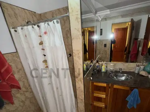 EN VENTA! Rio Tercero, Casa de 3 Dormitorios con garaje y Patio.