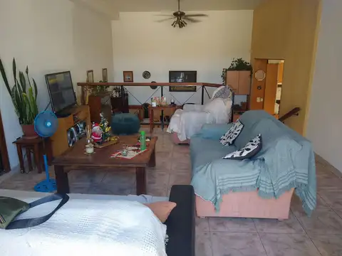 Depto Tipo Casa 5 ambientes con 3 baños