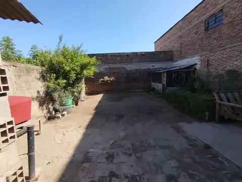 CASA A REFACCIONAR A 2 CUADRAS DE BOULEVARD